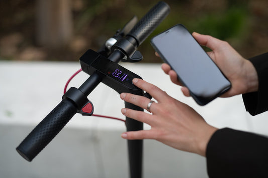 10 Useful Gifts for Electric Scooter Riders in the UAE and Saudi Arabia